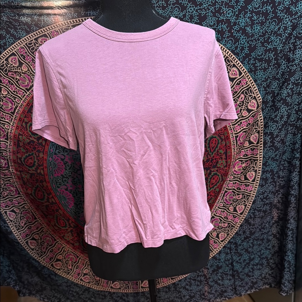 NEW LULULEMON ATHLETIC SHORT SLEEVE SHIRT🖤